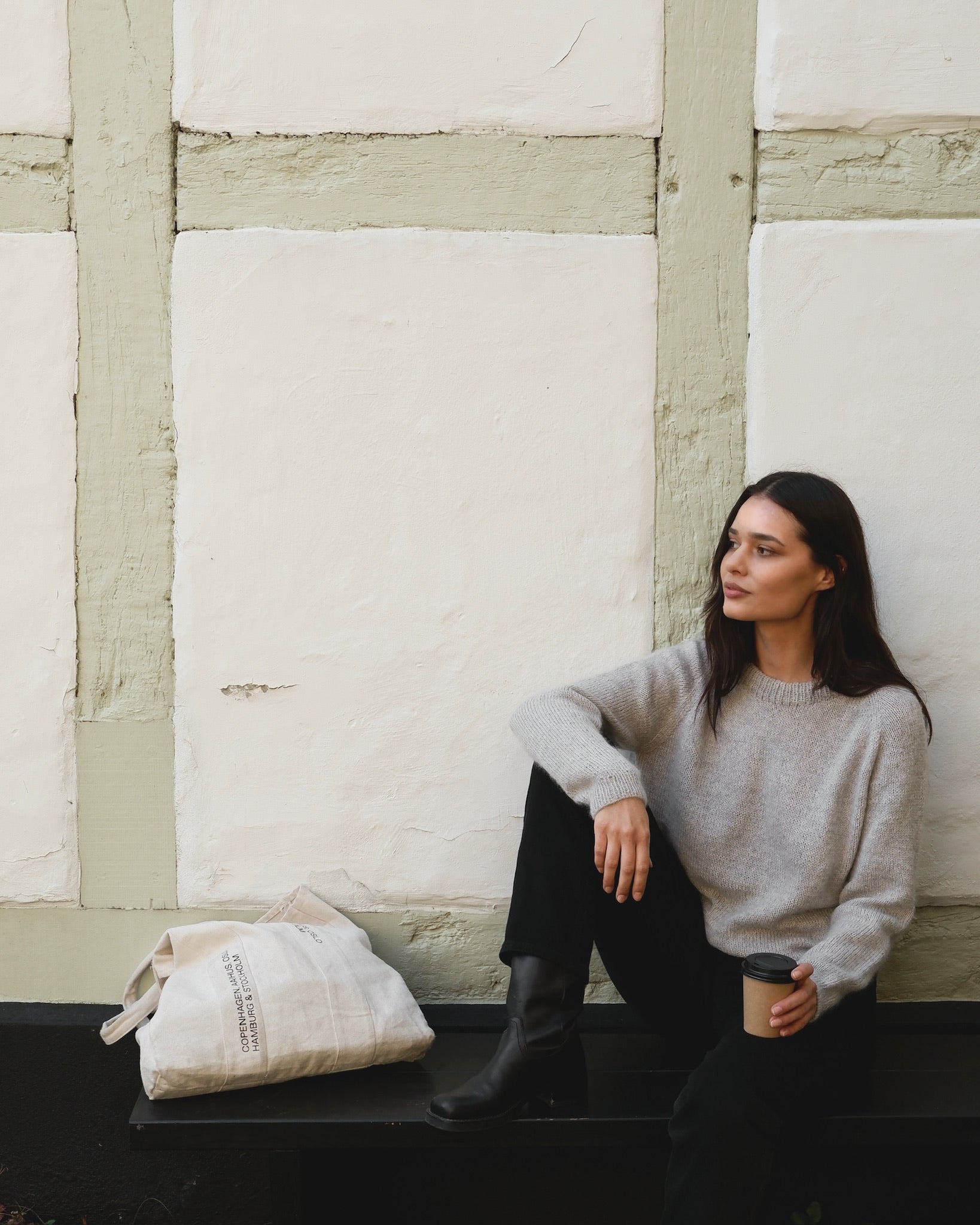 It's Not a Sweatshirt - Dansk