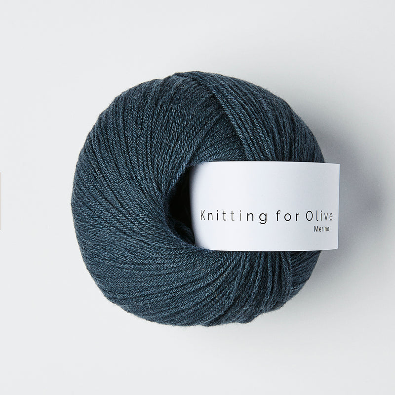 Knitting for Olive Merino - Dyb Petroleumsblå